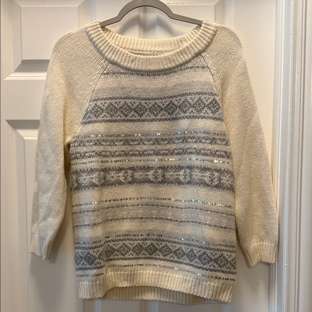 Old Navy Cream and Gray Patterned Sweater